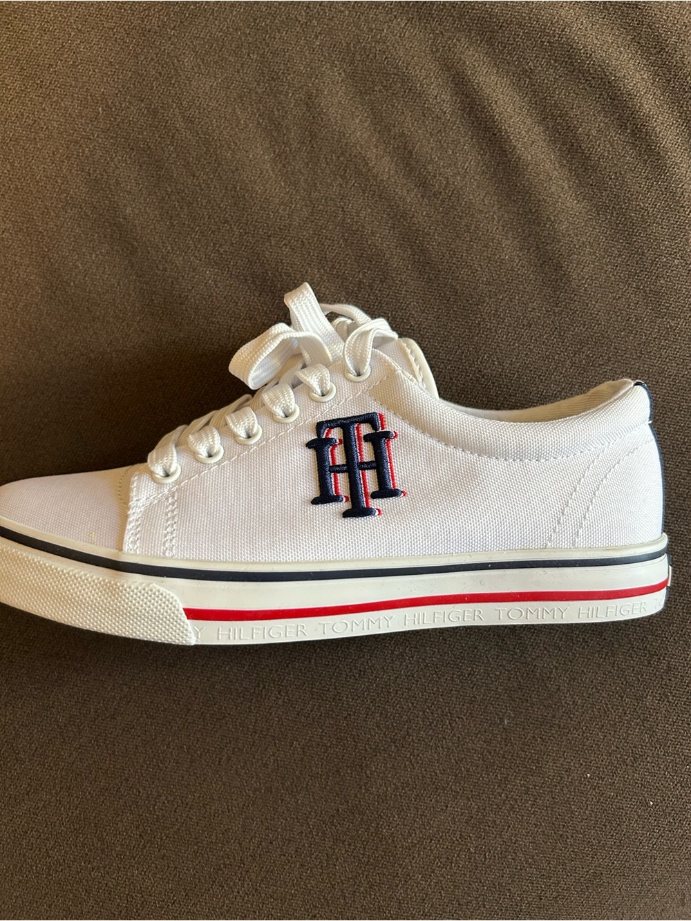Tommy Hilfiger White Embroidered Sneakers Women’s Size 5.5